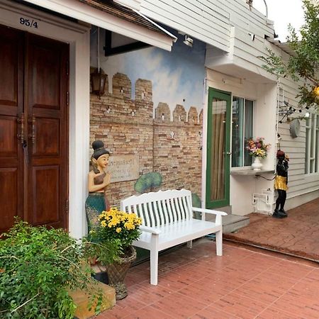 Khunnai House Chiang Mai Hotel Bagian luar foto