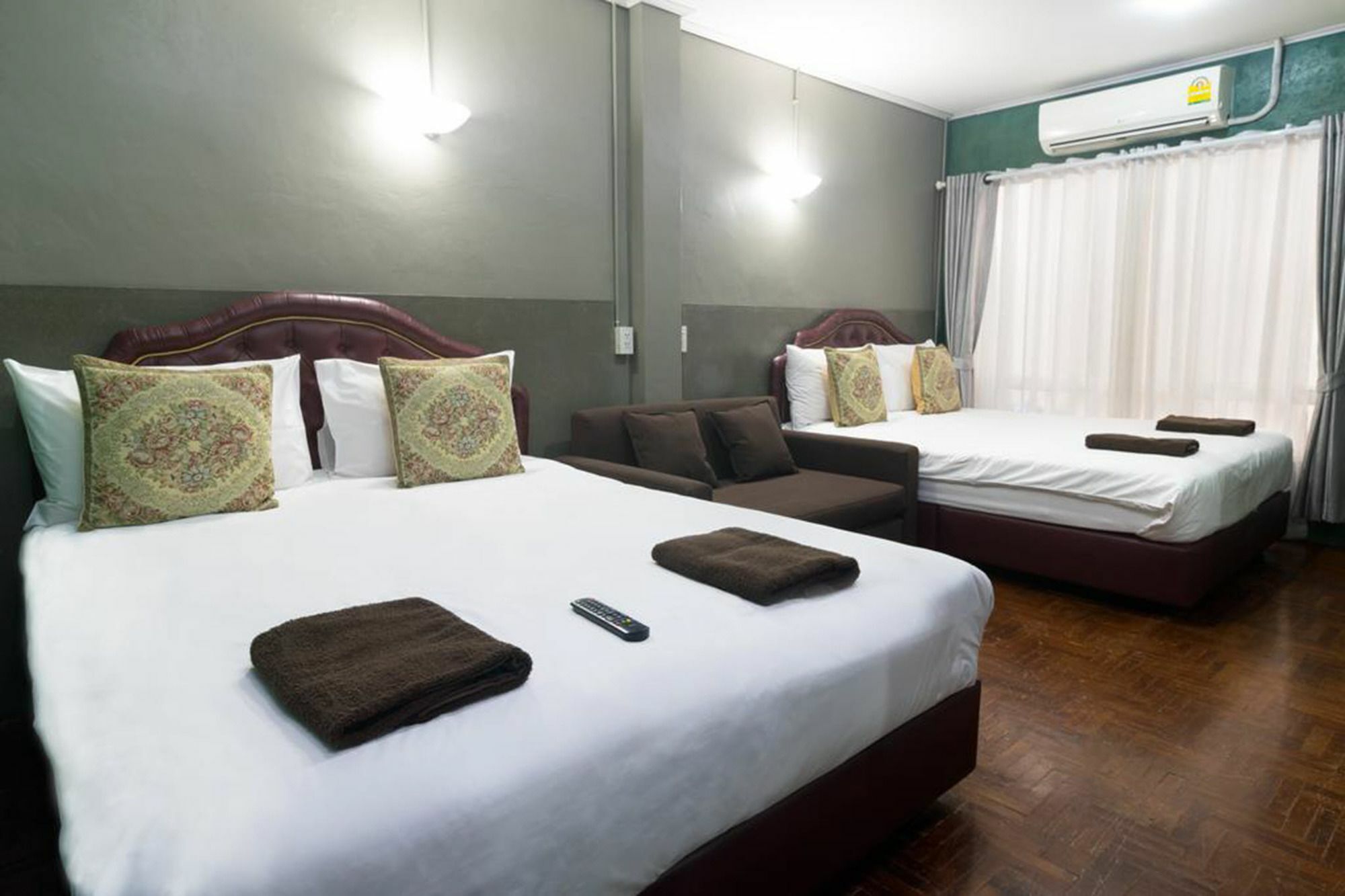 Khunnai House Chiang Mai Hotel Bagian luar foto
