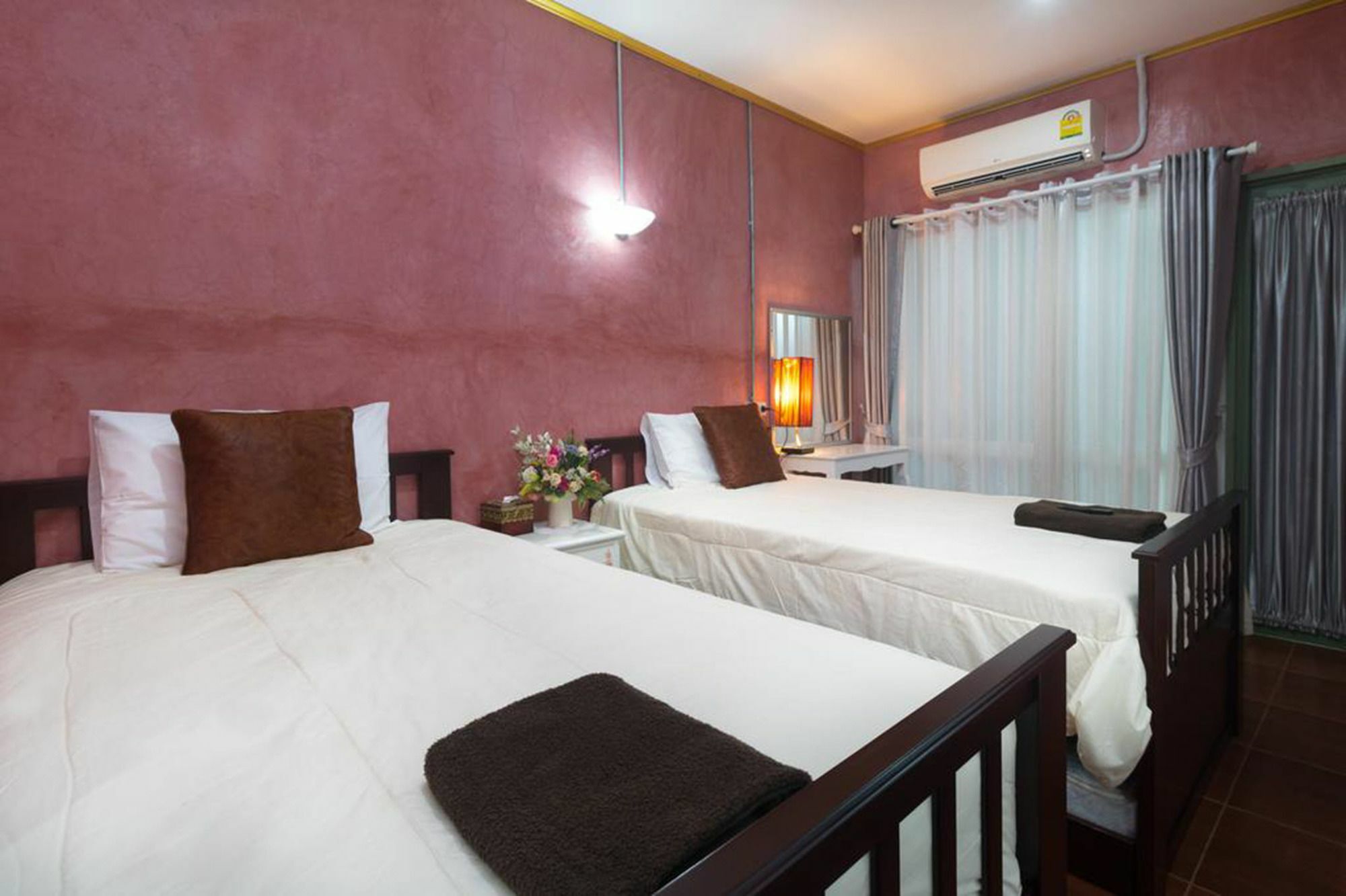 Khunnai House Chiang Mai Hotel Bagian luar foto